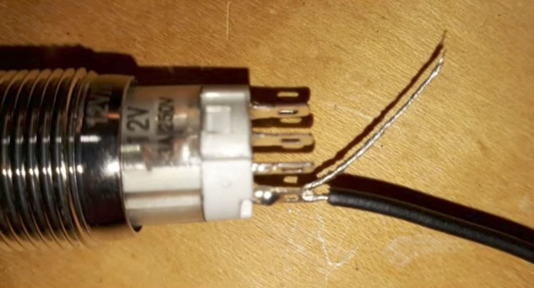 How to Wire a Push Button Switch? 2, 4, 5 Pins (From Langir)